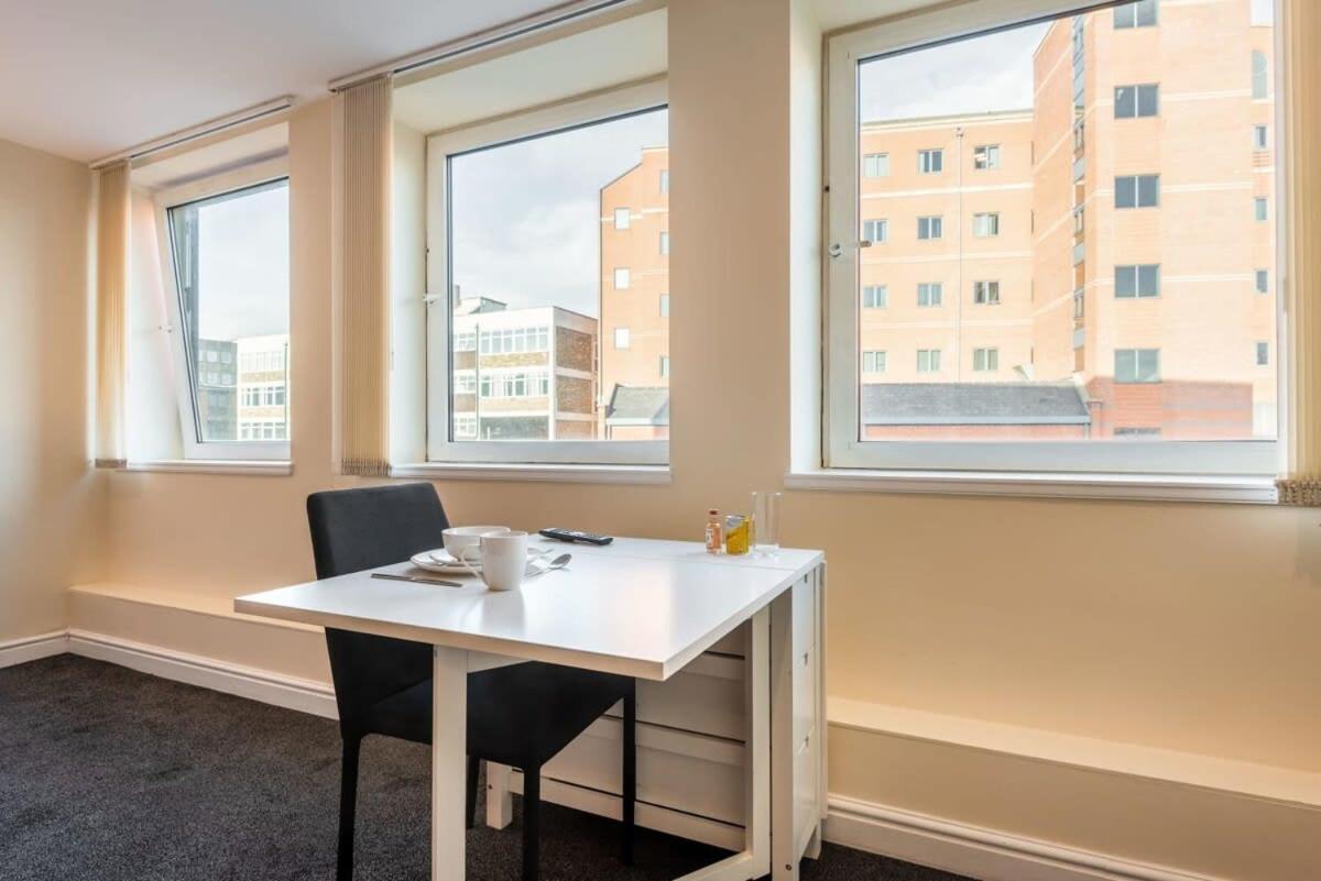 Modern & Bright Budget Studio In Central Doncaster Lägenhet Exteriör bild